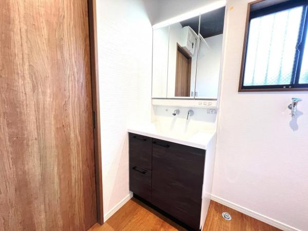 秦野市曽屋 中古戸建 洗面化粧台