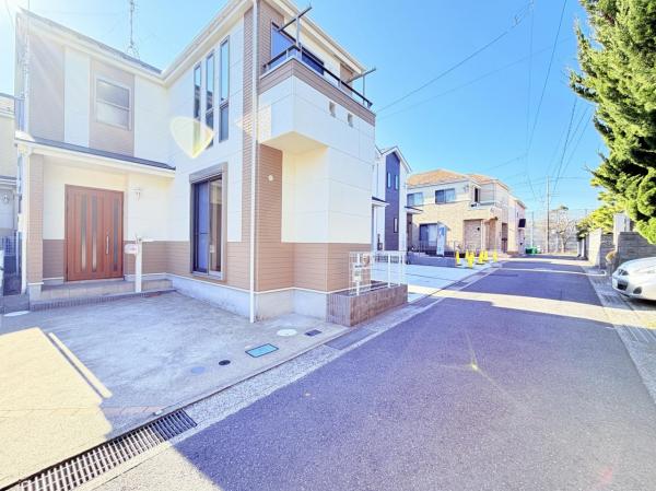 横須賀市浜見台２丁目 中古戸建 前面道路含む現地写真