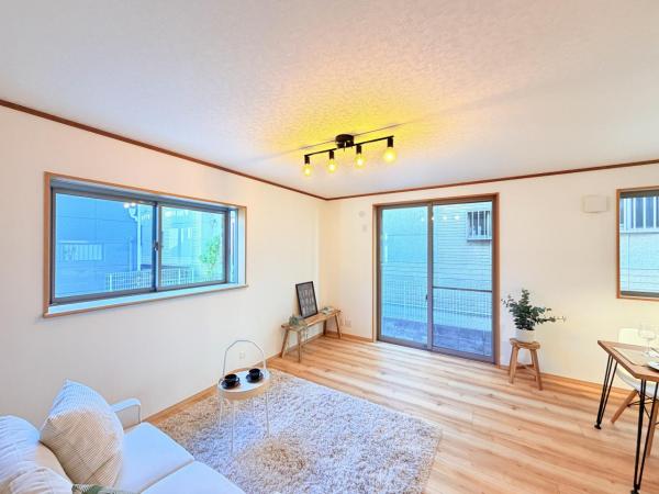 横須賀市浜見台２丁目 中古戸建 リビング