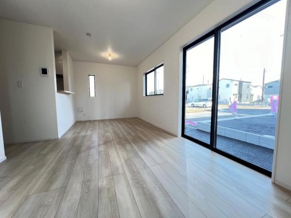 南埼玉郡宮代町百間１丁目 戸建 リビング