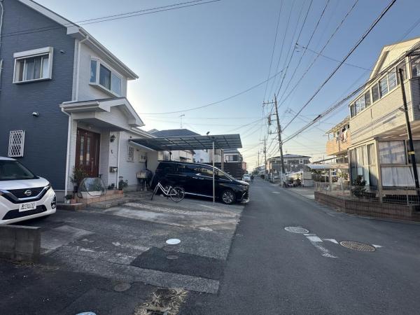 平塚市横内 中古戸建 前面道路含む現地写真