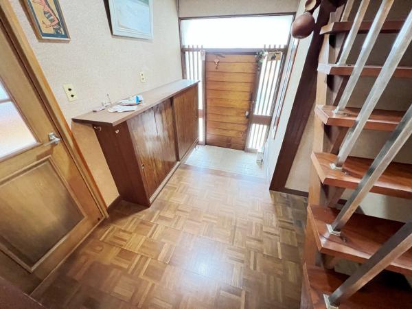 南足柄市沼田 中古戸建 玄関