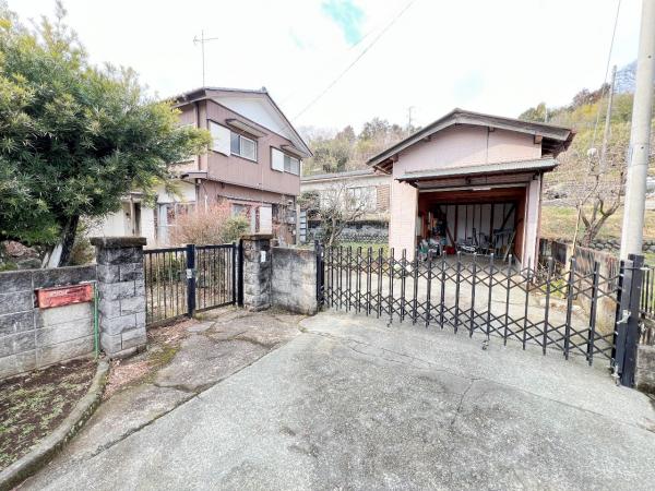 南足柄市沼田 中古戸建 駐車場