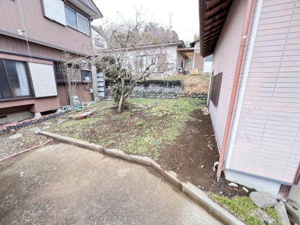 南足柄市沼田 中古戸建 庭