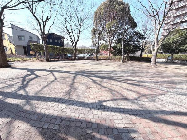 エステ・スクエア成瀬2番館 中庭