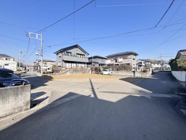 厚木市愛名 土地 前面道路含む現地写真