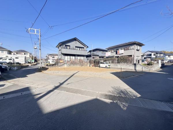 厚木市愛名 土地 前面道路含む現地写真