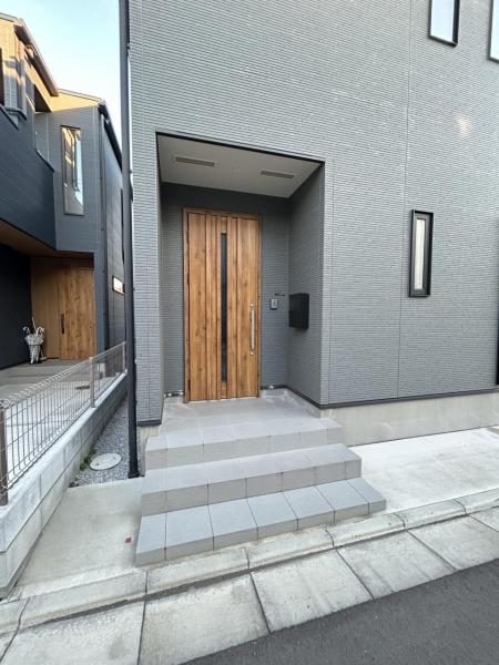 川越市むさし野 中古戸建 玄関
