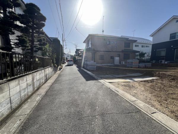 白岡市小久喜  戸建 前面道路含む現地写真