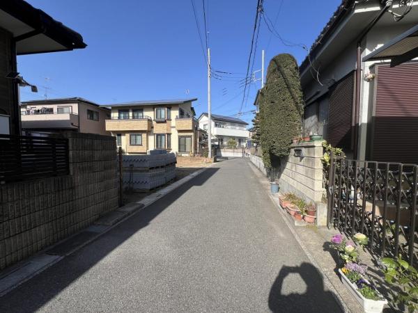 白岡市小久喜 　戸建 前面道路含む現地写真