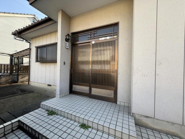 加須市久下４丁目　中古戸建 玄関