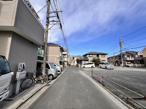 横浜市瀬谷区瀬谷４丁目 中古戸建 前面道路含む現地写真