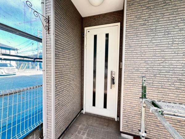 横浜市瀬谷区瀬谷４丁目 中古戸建 玄関