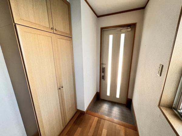 横浜市瀬谷区瀬谷４丁目 中古戸建 玄関