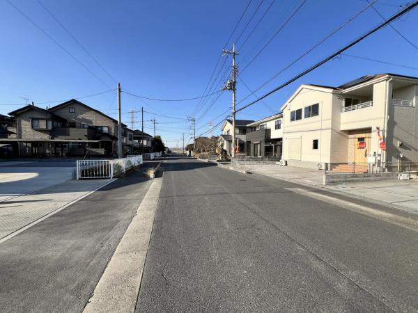 久喜市南栗橋３丁目 中古戸建 前面道路含む現地写真