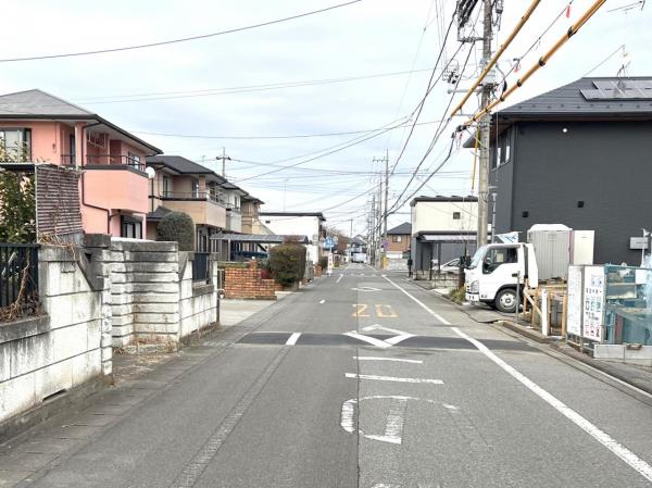 宇都宮市日の出２丁目 戸建 前面道路含む現地写真