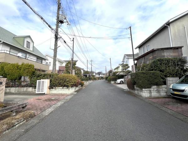 宇都宮市上戸祭町 戸建 前面道路含む現地写真