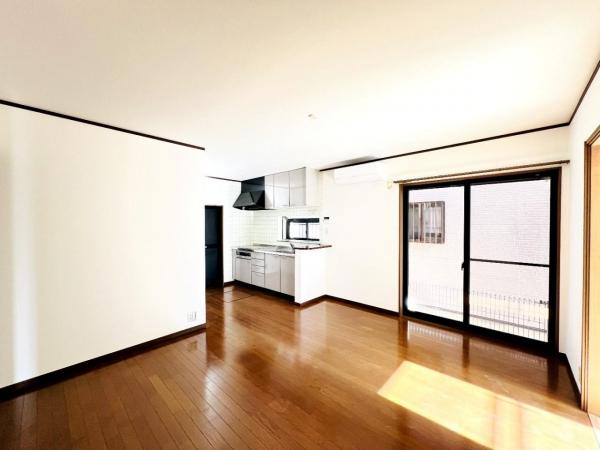 柏市中原１丁目 中古戸建 リビングダイニング