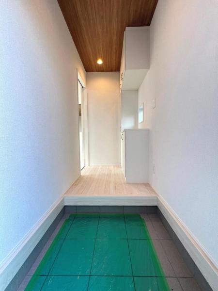 春日部市新宿新田3期2棟 玄関