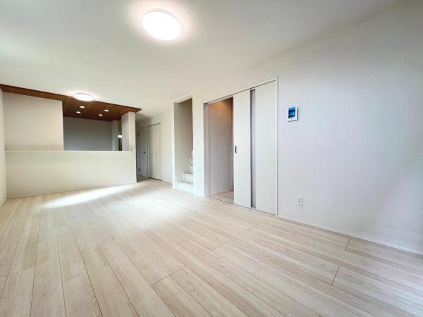 春日部市新宿新田3期2棟 リビングダイニング