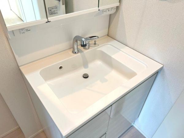 春日部市新宿新田3期2棟 洗面化粧台