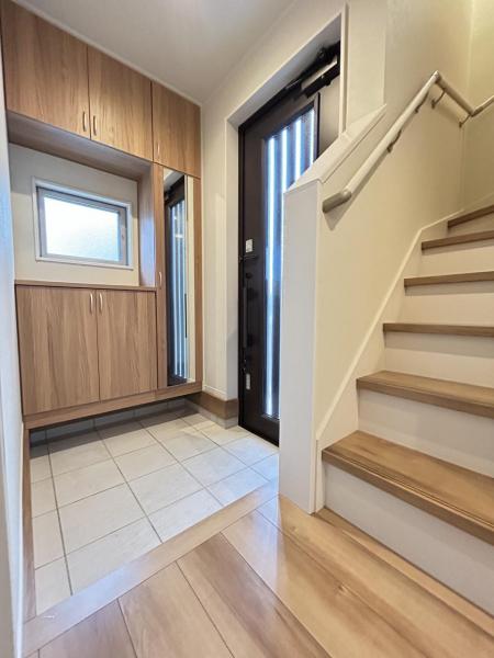 川越市大字寺尾 中古戸建 玄関