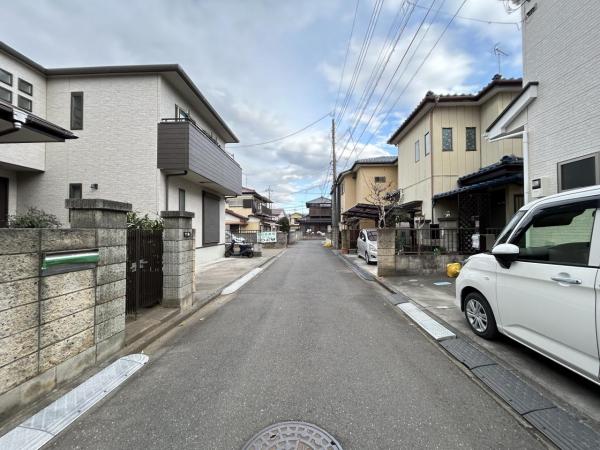 川越市大字寺尾 中古戸建 前面道路含む現地写真
