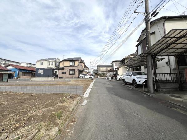 藤沢市善行坂２丁目 戸建 前面道路含む現地写真