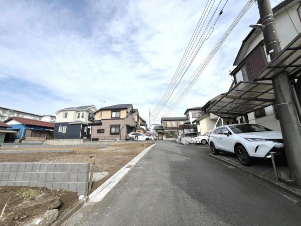藤沢市善行坂２丁目 戸建 前面道路含む現地写真