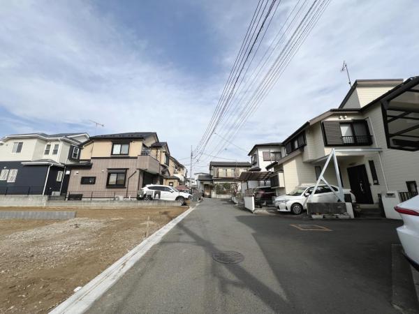 藤沢市善行坂２丁目 戸建 前面道路含む現地写真