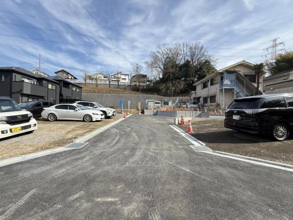 町田市野津田町 土地 前面道路含む現地写真