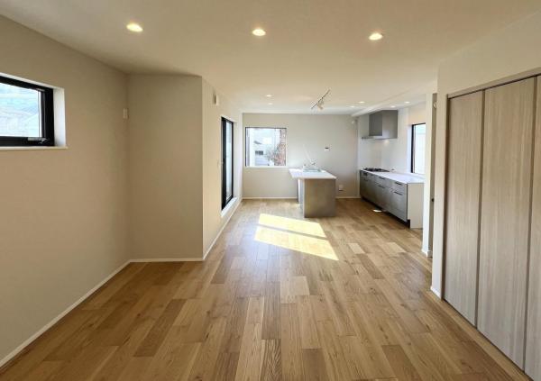 藤沢市白旗４丁目 戸建 リビングダイニング