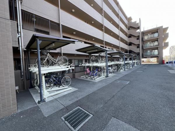 ナイスシティアリーナ城東 駐輪場