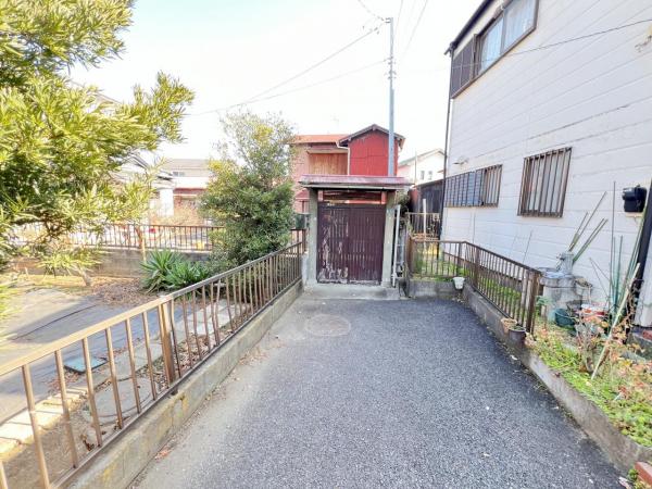 小田原市小八幡２丁目 中古戸建 玄関