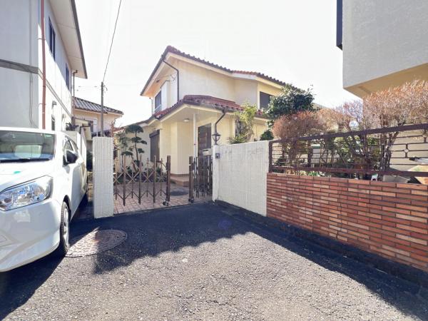 町田市野津田町 中古戸建 前面道路含む現地写真
