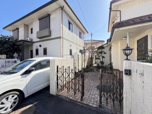 町田市野津田町 中古戸建 駐車場