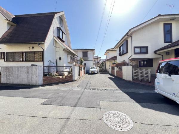 町田市野津田町 中古戸建 前面道路含む現地写真