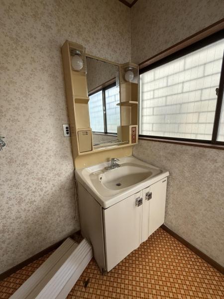 町田市野津田町 中古戸建 洗面化粧台