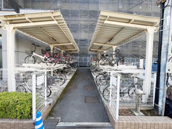 オルテンシア開成 駐輪場