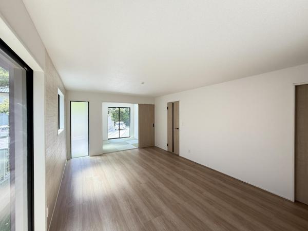 三浦市初声町下宮田 戸建 リビング