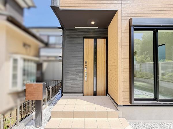 三浦市初声町下宮田 戸建 玄関