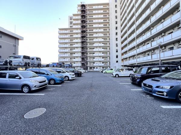 ダイアパレス鶴間 敷地内駐車場