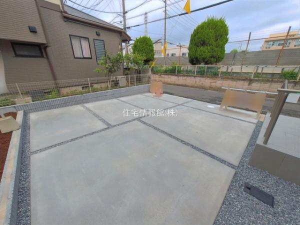 草加市新里町 
