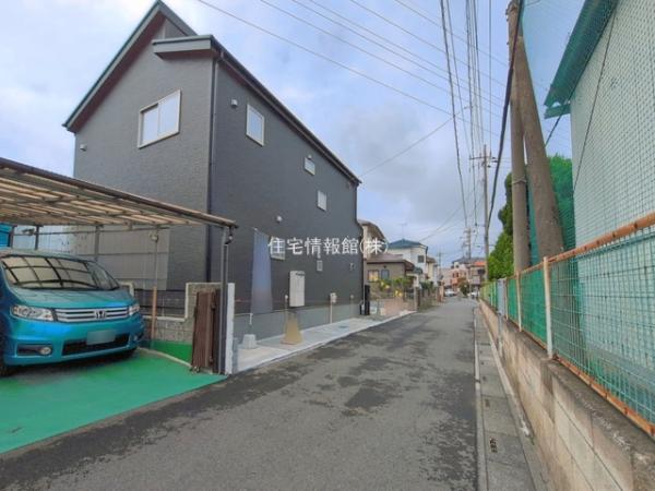草加市新里町 