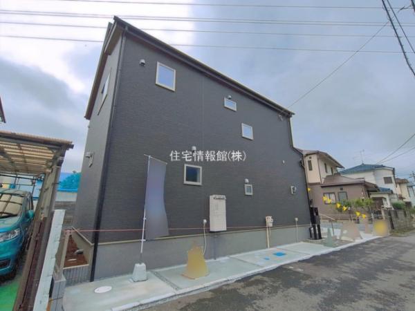 草加市新里町 
