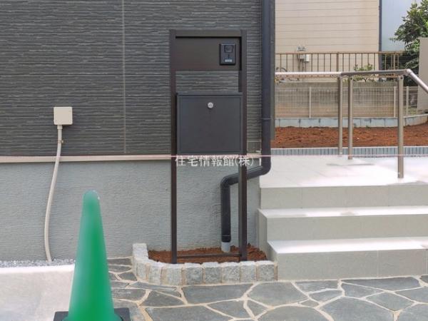 草加市新里町 