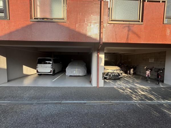 セザール大和 敷地内駐車場