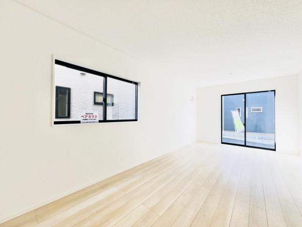 千葉市中央区蘇我３丁目 戸建 リビング