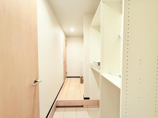 千葉市若葉区千城台東４丁目 戸建 玄関