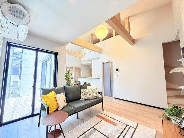 千葉市若葉区千城台東４丁目 戸建 リビング